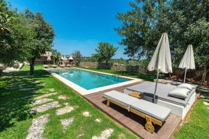 Bazén v ubytování Athermigo Boutique Estate nebo v jeho okolí
