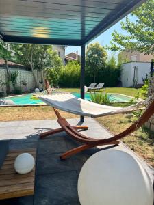 Bazén v ubytovaní Maison moderne Avignon 6 pers alebo v jeho blízkosti