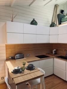Η κουζίνα ή μικρή κουζίνα στο Villa 52 +4 φωτογραφίες