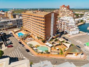 Nespecifikovaný výhled na destinaci Roses nebo výhled na město při pohledu z hotelu
