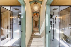 Ένα μπάνιο στο Nature Retreat Cozy tentHVACSpa Bath +46 φωτογραφίες