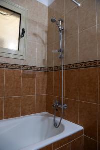 Galería fotográfica de Poolside Family Comfort Suite en Aglantzia