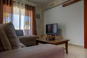 Galería fotográfica de Poolside Family Comfort Suite en Aglantzia 7 fotos más