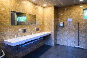 Phòng tắm tại Mereoja Camping +45 ảnh