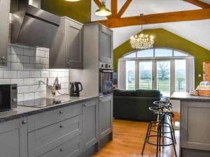 Η κουζίνα ή μικρή κουζίνα στο Southview Barn