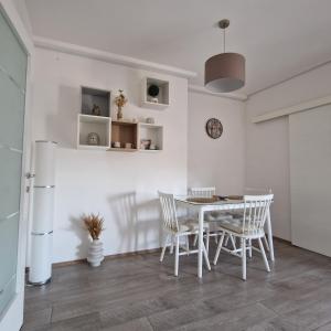 Η κουζίνα ή μικρή κουζίνα στο River Apartment
