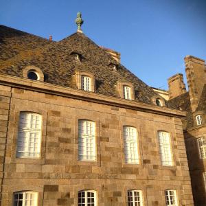 Gallery image of Apartment Le 1725 in Saint Malo