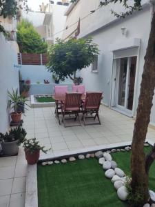 A garden outside Pomegranate apartment