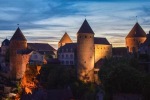 Fotografie z fotogalerie ubytování Hôtel des Cymaises v destinaci Semur-en-Auxois