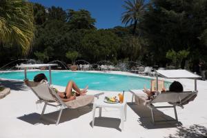 Bazén v ubytování Hotel Parco delle Fontane nebo v jeho okolí