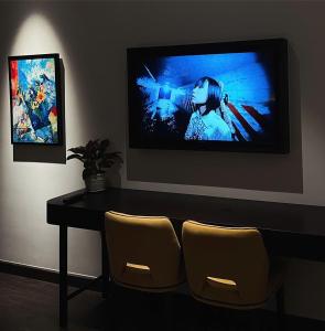 Televisyen dan/atau pusat hiburan di Studio Sapphire Hạ Long View Biển