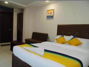 Fotografie z fotogalerie ubytování Family stay Prem Dlx Hotel -3'Minutes WalkFrom NDLS Railway Station v destinaci Jāmb