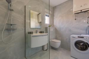 Kúpeľňa v ubytovaní Penthouse Apartments Dora Kukljica