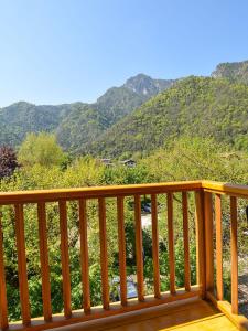 Nespecifikovaný výhled na hory nebo výhled na hory při pohledu z bed and breakfast
