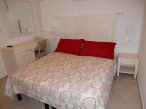 A bed or beds in a room at Hotel Explorer