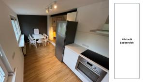 Dapur atau dapur kecil di Beautiful Apartment with balcony - Good connection to Cologne centre