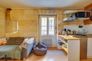Køkken eller tekøkken på CHARMANT STUDIO DUPLEX 19 m2 - BORDEAUX CENTRE HISTORIQUE