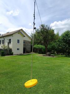 Vonkajšia záhrada v ubytovaní A Viña de Lina. Turismo rural con piscina y finca.