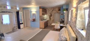 Ένα μπάνιο στο Cosy Studio with breathtaking view
