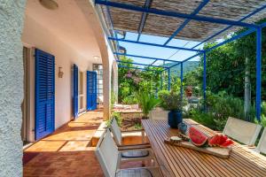 Zahrada ubytování Casa Porozina - Cozy Apartments & Rooms - Paradise Beach 300m