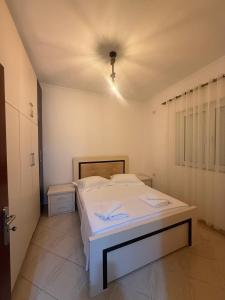 Letto o letti in una camera di Hotel Barjami