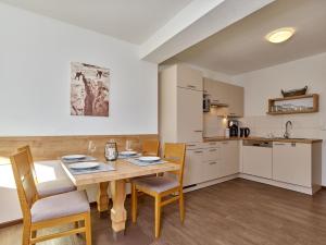 Kuchyň nebo kuchyňský kout v ubytování Appartement Gästehaus Bergkristall