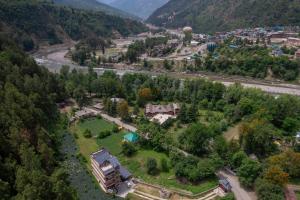 Phong cảnh thiên nhiên gần nhà khách