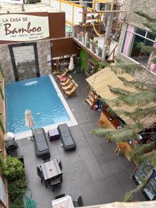 Πισίνα στο ή κοντά στο La Casa de Bamboo