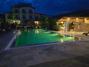 Bazén v ubytování Boutique Hotel Colosseo nebo v jeho okolí