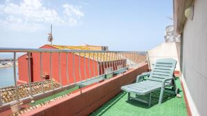 Μπαλκόνι ή βεράντα στο Ático con vistas inmejorables al puerto +22 φωτογραφίες