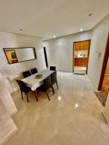 Fotografie z fotogalerie ubytování Appartement de luxe à Tanger v destinaci Oulad Akkou