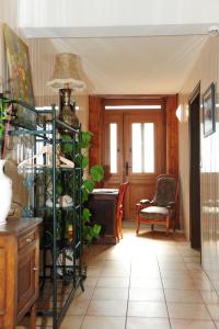 Posezení v ubytování Logis Hôtel Le Val de Vence