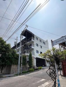 Το κτήριο όπου στεγάζεται  το διαμέρισμα