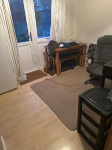 Gallery image of Room to rent in Pontnewydd