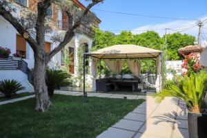 Zahrada ubytování Villa Flower Berat