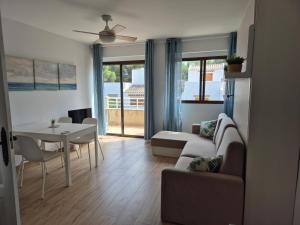Χώρος καθιστικού στο Renoviertes Strandappartment mit Meerblick
