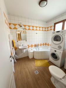 Koupelna v ubytování Aqua Azur Apartman