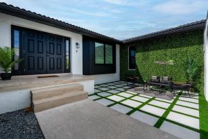Κήπος έξω από το 7 min walk to Beach and JW! Golf! Pool! Arcade and Games