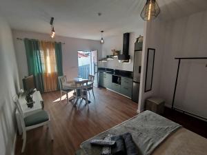Dapur atau dapur kecil di Baía dos Lobos