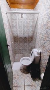 Ένα μπάνιο στο POUSO BAIRRO - Pouso dos Viajantes Unidade Bairro OuroPreto