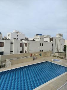 Kolam renang di atau dekat dengan Vista a la piscina