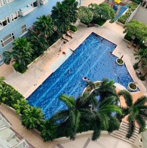 La alberca dentro o cerca de 1BR Condotel Ridgewood Towers Near BGC Airport #RW17