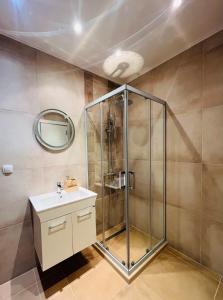 A bathroom at Sea View Rental Front Beach