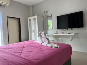 TV a/nebo společenská místnost v ubytování Papangkorn House