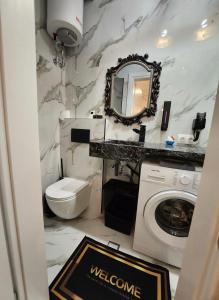 Koupelna v ubytování Luxury Suites Artisti Elena 2