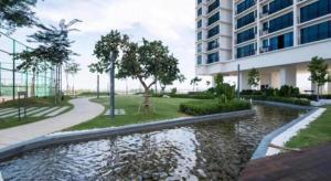 Κήπος έξω από το Trefoil at Setia City