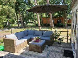 Zahrada ubytování Nieuwe vakantie-Chalet "Bie mammie en pette" Camping GOOLDERHEIDE