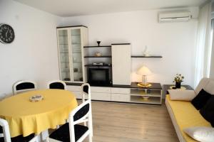 Kuchyň nebo kuchyňský kout v ubytování AP BONACA Sea front View + 8 fotografií