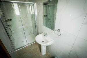 Koupelna v ubytování SkyLounge Suites