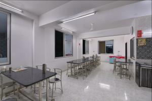 Gallery image of Hotel O Kitchen & Highway Inn in Ābu Road